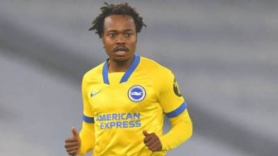 بيرسي تاو رسميًا مع النادي الأهلي لمدة 4 مواسم