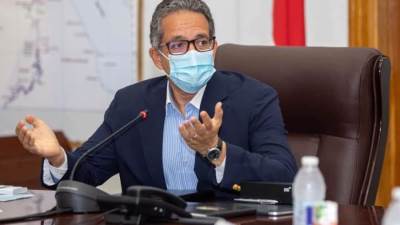 وزير السياحة والآثار يناقش استراتيجية تشغيل الخدمات بالمتحف المصري الكبير 