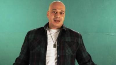 عاجل:وفاه والده الفنان ضياء عبد الخالق ودفنها بمقابر البساتين