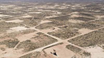 مخزون النفط الامريكي ينخفض الي 3.2 مليون برميل خلال الاسبوع الماضي