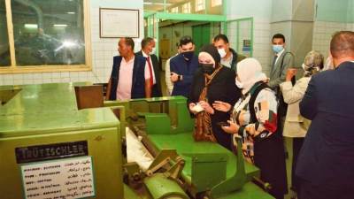 نيفين جامع تجري زيارة ميدانية لمقر صندوق دعم صناعة الغزل والمنسوجات بالاسكندرية