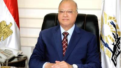 محافظ القاهرة يوقف مديرا النظافة والاشغالات بشرق مدينة نصر عن العمل