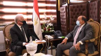 وزير التنمية المحلية يتابع مع محافظ جنوب سيناء المشروعات الخدمية والتنموية للمواطنين