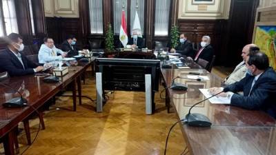 "القصير يبحث تنفيذ تكليفات الاهتمام بالقوافل البيطرية لعلاج مواشي صغار المربين مجانا