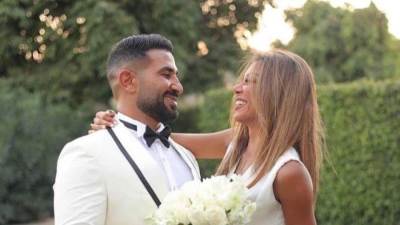 أحمد سعد يرد على سمية الخشاب بصور زفافه "دور على اللي يفرح قلبك"