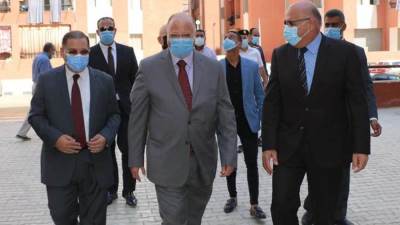 محافظ القاهرة يتفقد القافلة الطبية بتعاون كلية طب القوات المسلحة لأبناء الأسمرات