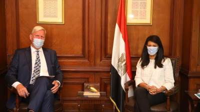 وزيرة التعاون الدولي تبحث مع السفير الهولندي العلاقات الاقتصادية المشتركة 