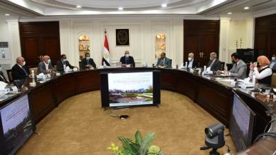 وزير الإسكان يستعد لموسم الشتاء باجتماع مع لجنة إدارة الأزمات والطوارئ