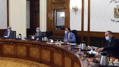 رئيس الوزراء يتابع الموقف التنفيذي لمشروع القطار الكهربائي السريع 