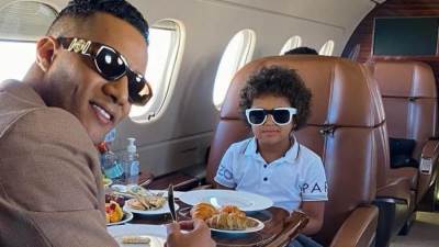 نمبر وان يخطف التريند من جديد بصور معلق عليها" جمعة مباركة لا أنظر خلفي إلا لإلتقاط صورة “