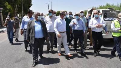 وزير التنمية المحلية ومحافظ الأقصر يتفقدان مشروعات إحياء طريق الكباش 