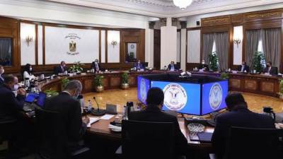 رئيس الوزراء يؤكد أهمية سرعة الانتهاء من المفاوضات مع الشركات العالمية للقاحات