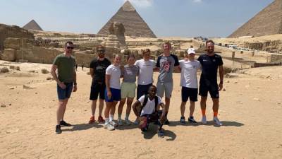 الأهرامات تستقبل حكام ولاعبي الفرق المشاركة ببطولة العالم للناشئين لدراجات المضمار