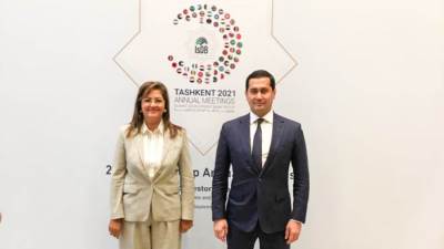 وزيرة التخطيط المصرية تلتقي نائب رئيس الوزراء ووزير الاستثمار والتجارة الخارجية بأوزباكستان
