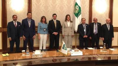 وزيرة التخطيط تلتقي الرئيس التنفيذي للمؤسسة الإسلامية لتنمية القطاع الخاص