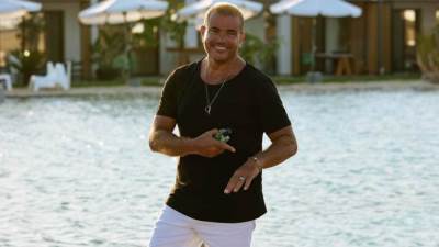 حصرياً على أمازون مصر.. "علامة 34 للأزياء" للنجم عمرو دياب