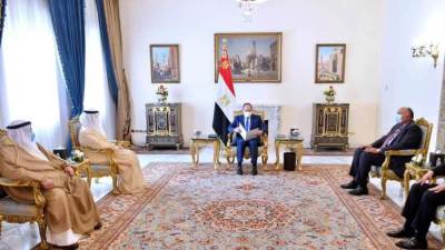 وزير الخارجية الكويتي ينقل رسالة خطية من أمير الكويت الي الرئيس السيسي