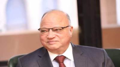 محافظ القاهرة: الدفع بـ15 اتوبيس لتخفيف ازدحام تعطل مترو السيدة زينب