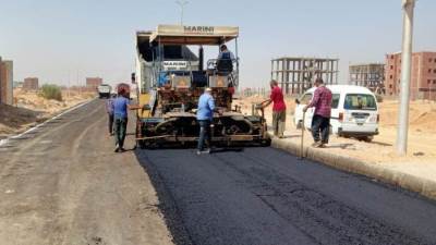الإسكان: استكمال أعمال الطرق بعدة مناطق بمدينتي العاشر من رمضان والصالحية الجديدة