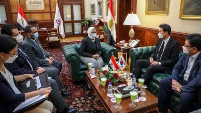 "هالة زايد"تستقبل سفير كوريا الجنوبية لدى مصر لبحث سبل التعاون بين البلدين