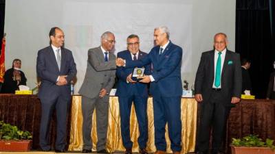 وزير التعليم العالي يستعرض تقريرًا حول اجتماع المجلس الأعلى لشئون التعليم والطلاب