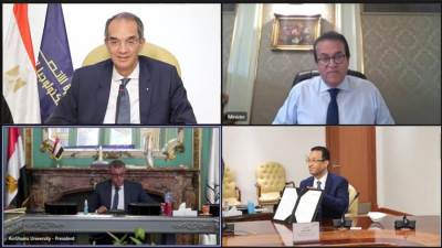 وزيرا التعليم والاتصالات يشهدان توقيع اتفاقيتى تعاون بين "وزارة الاتصالات"وجامعتى "عين شمس"و"المنصورة"