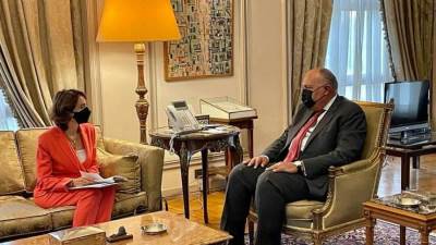 وزير الخارجية سامح شكري يستقبل رئيسة مؤسسة "آنا ليند" الأميرة ريم علي