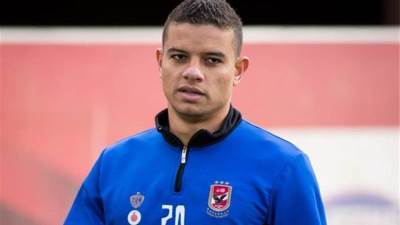 لحظات مؤثرة ودموع في وداع اللاعبين والجهاز الفني لسعد سمير