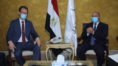 وزير النقل يلتقي وفد سكك حديد ألمانيا "دويتشه بان" لبحث التعاون المشترك