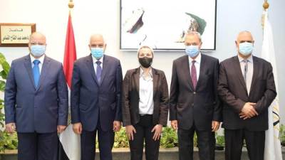 وزيرة البيئة تشهد توقيع محافظى القاهرة والجيزة والقليوبية لاتفاقية "إدارة تلوث الهواء وتغير المناخ"