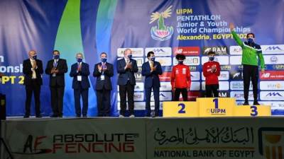 وزير الرياضة ومحافظ الإسكندرية يشهدان منافسات بطولة العالم للخماسي الحديث للشباب