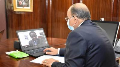 "شعراوي" يعقد اجتماعاً مع رئيس اتحاد مجالس الكاميرون لاستكمال مباحثات التعاون المشترك