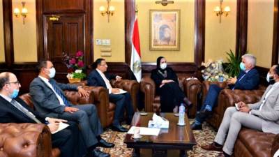 وزيرة التجارة: مصر تمتلك كافة المقومات لتصبح مركزًا عالميًا لتصنيع الملابس الجاهزة