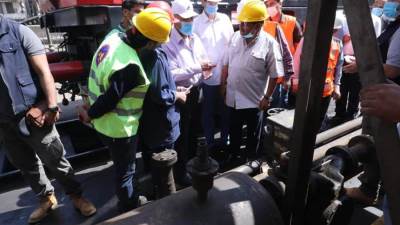 كامل الوزير يتفقد ورش أبوغاطس المستخدمة في التجهيز اليومي والصيانة لعربات السكك الحديدية