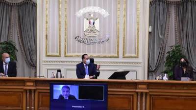 رئيس الوزراء يستعرض مقترحا من شركة صينية لإدارة وتشغيل منطقة الأعمال المركزية