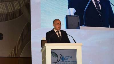 عبد العاطى يصل الى دبى للمشاركة في "المنتدى العربي الخامس للمياه" 
