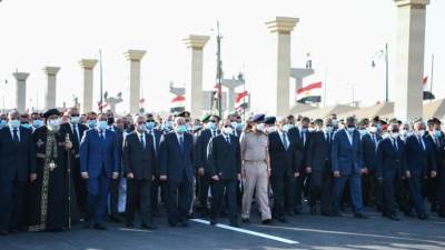 بالفيديو..الرئيس السيسي بجنازة المشير طنطاوي وتقديم العزاء لأسرة الفقيد