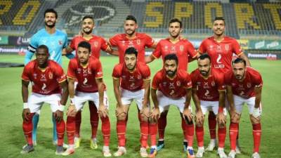 خصم ٣٠٠ الف جنيه من كل لاعب بالنادي الاهلي بعد ادائهم اليوم