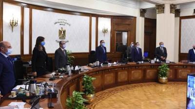 مجلس الوزراء يقف دقيقة حدادًا على روح المشير طنطاوي