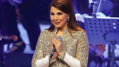 بالفيديو: ماجدة الرومي تفقد وعيها وتسقط على المسرح في مهرجان "جرش"