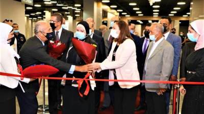 "نيفين جامع" ونظيرتها الاردنية تفتتحان فعاليات الدورة الـ14 لمعرض المنتجات المصرية بعمان