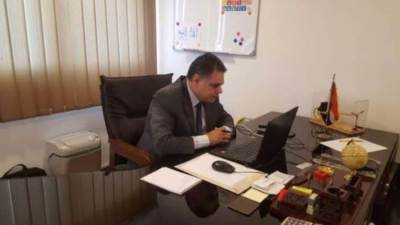 رئيس هيئة تنشيط السياحة يجتمع بمنظمي الرحلات والشركات السياحية للترويج في بريطانيا