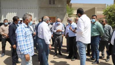 محافظ الجيزة يتابع ميدانياً الموقف التنفيذي لمشروعات رصف وتطوير الطرق بكرداسة