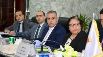 ٥لجان متخصصة لادارة التنمية الاقتصادية الشاملة و خلق واقع اقتصادي أفضل للمحافظة