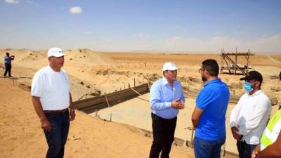 بدء تركيب أول برج إتصالات داخل أراضى مشروع ال1.5مليون فدان بمنطقة المغرة