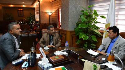 وزير الرياضة يبحث مع  اتحاد السلة استعدادات استضافة بطولة العالم للأندية