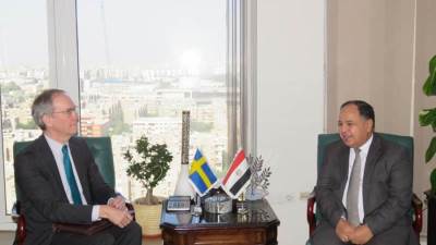 وزير المالية مع السفير السويدي:تهيئة مناخ جاذب للاستثمارات المحلية والأجنبية فى مصر