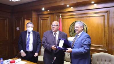 وزير التعليم العالي يتلقى تقريرًا حول اجتماع مجلس المراكز والمعاهد والهيئات البحثية