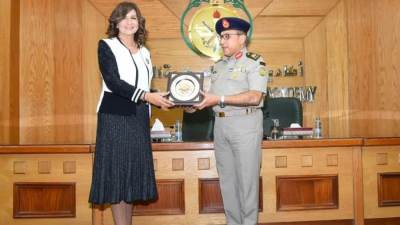 وزيرة الهجرة تلتقى دارسى درجة الزمالة بكليتى الدفاع الوطنى والحرب العليا