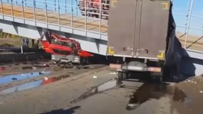 انهيار جسر للمشاة على طريق سريع في اقليم بيرم الروسي